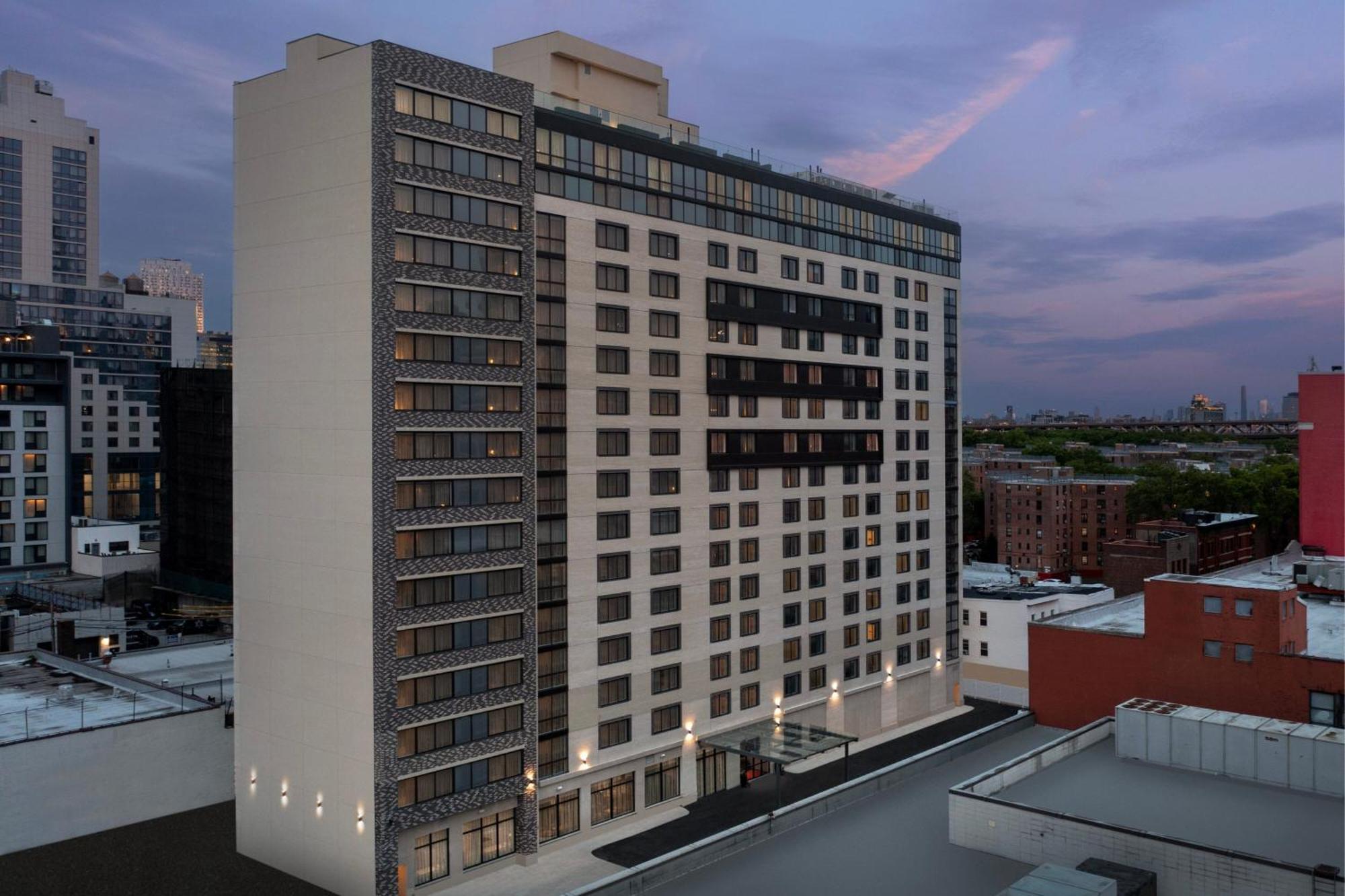 Residence Inn By Marriott New York Queens Exterior foto